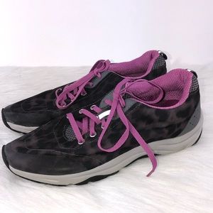 Vionic 335 Action Tourney Orthaheel Leopard Print